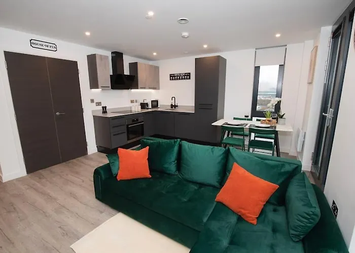 Deluxe 2 Bed Flat With Gym Sleeps 6 York