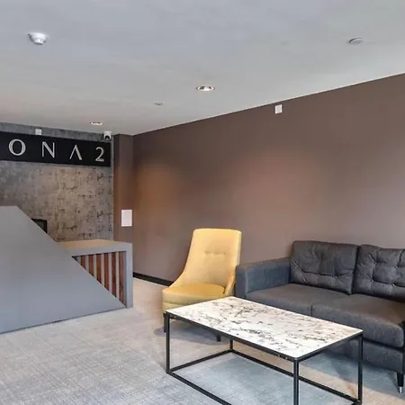 Deluxe 2 Bed Flat With Gym Sleeps 6