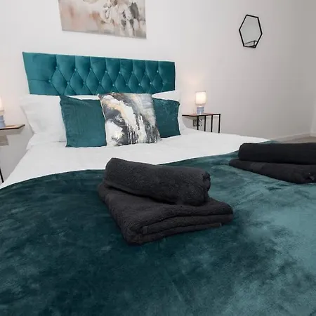 Deluxe 2 Bed Flat With Gym Sleeps 6 Apartmán